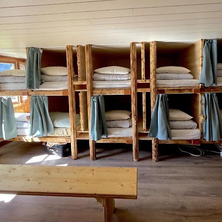 Mountain Hostel Gimmelwald Венген Екстериор снимка